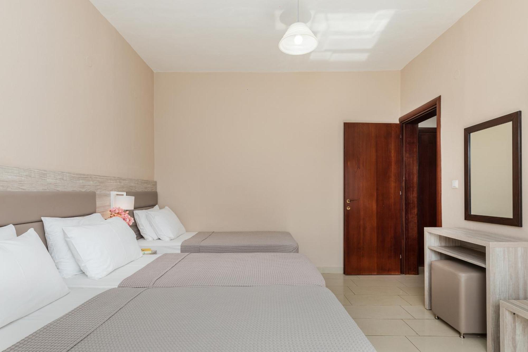 Hotel Grekas Néoi Póroi Eksteriør bilde